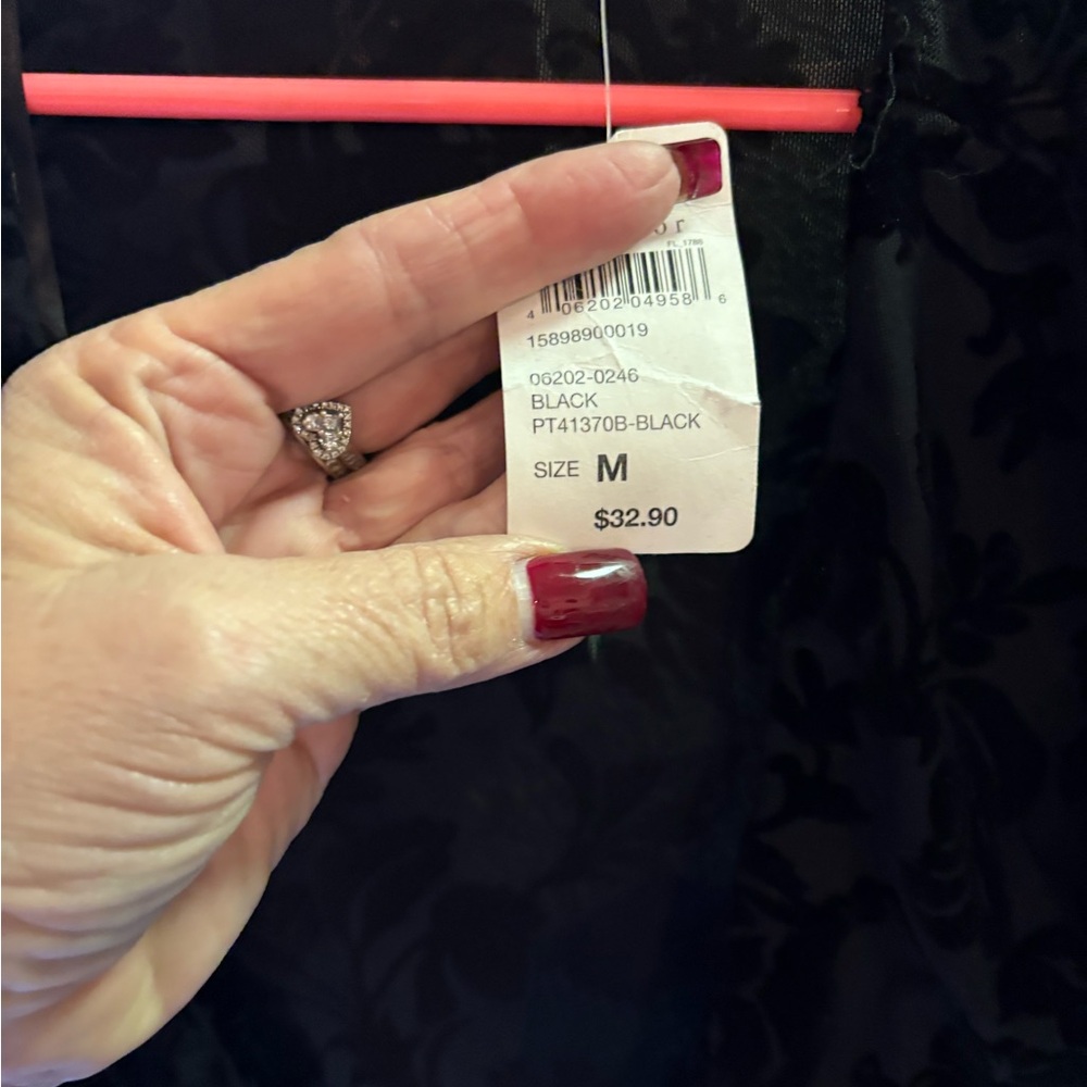 Windsor Black Sheer Floral Top - Picture 4 of 5